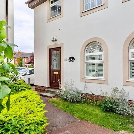A Cheerful Three Bedroom House In Leafy Lytham Lytham St Annes Exteriör bild