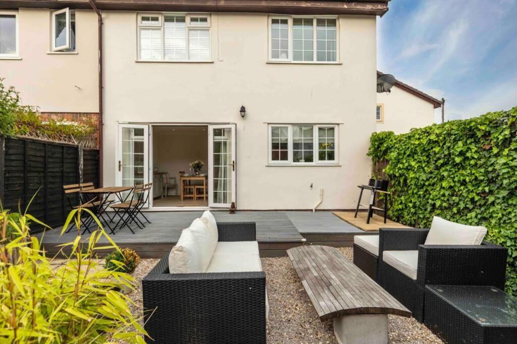 A Cheerful Three Bedroom House In Leafy Lytham Lytham St Annes Exteriör bild