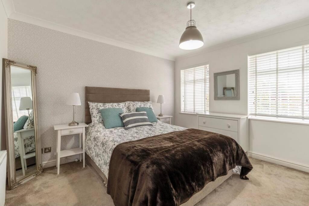 A Cheerful Three Bedroom House In Leafy Lytham Lytham St Annes Exteriör bild